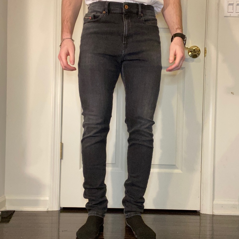 Men’s Diesel D-Amny skinny jeans only size 31x30 left.